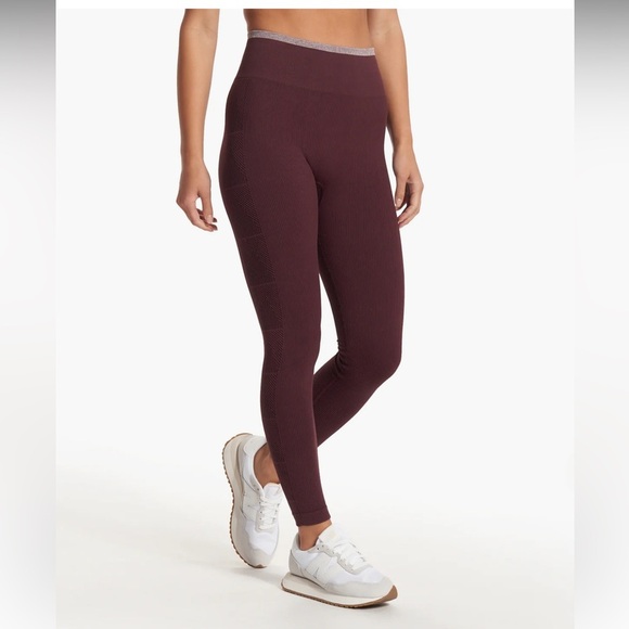 Vuori Women's Large Helix Seamless Legging Maroon NWT 7/8 Length High Rise - Picture 2 of 7